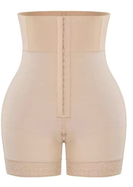 High-waisted shaping bodysuit with lace detail by SHOVOTA, featuring a smooth silhouette and elegant design.